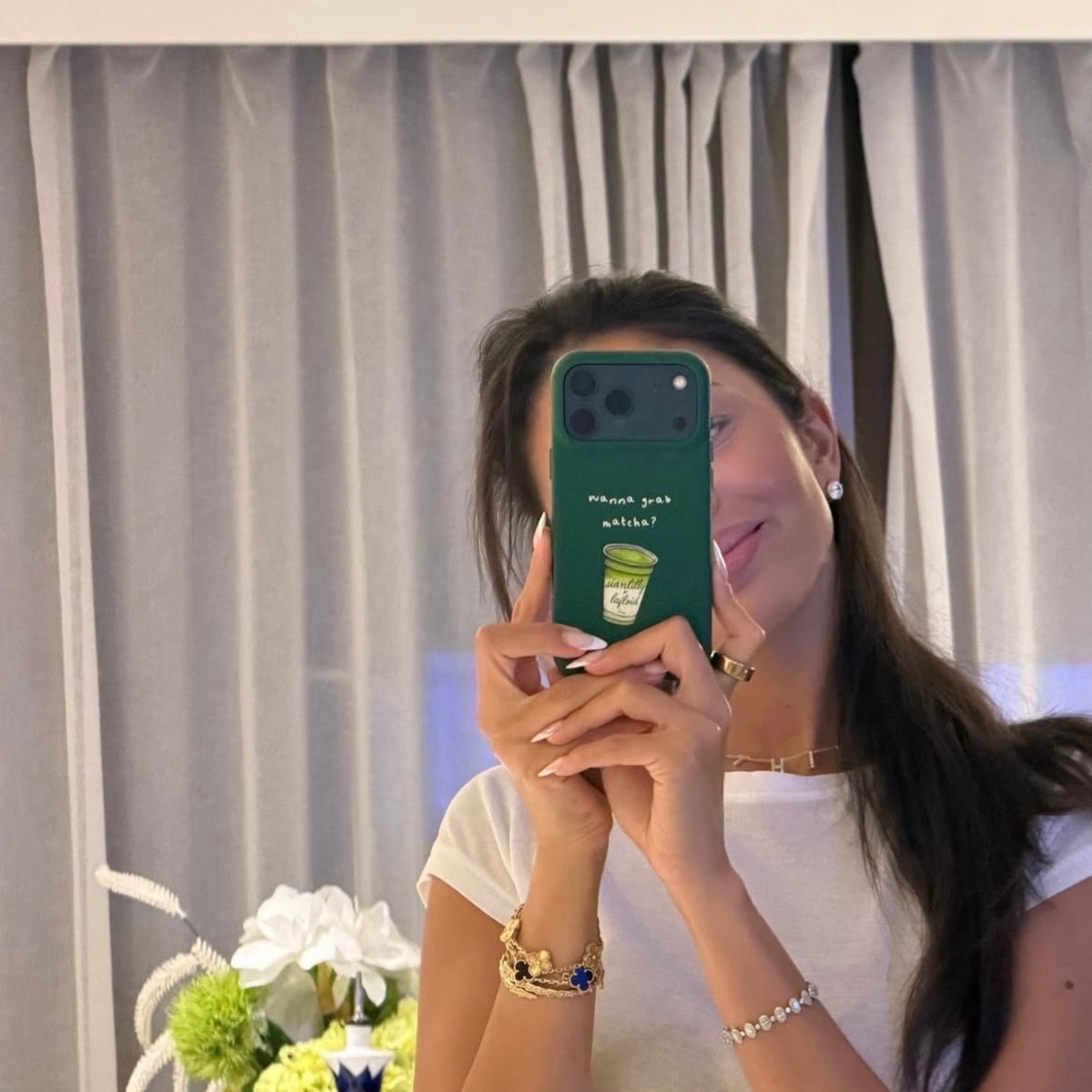 Clienta LAFLOID con su funda de piel en Green