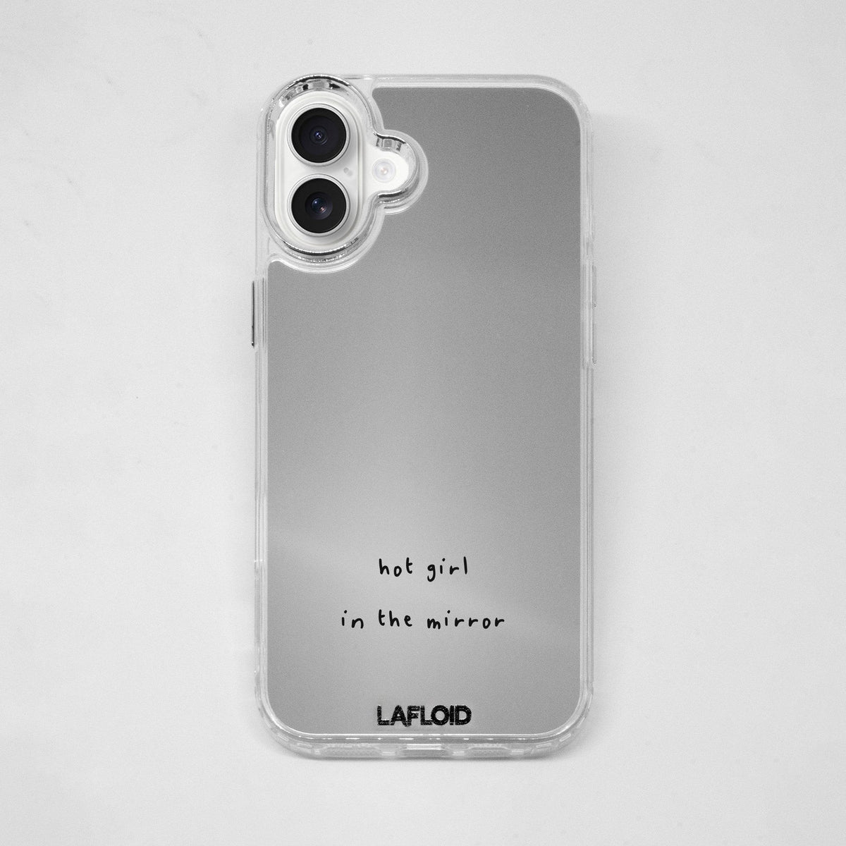Funda espejo LAFLOID iPhone 16 con frase personalizada «hot girl in the mirror» impresa en negro