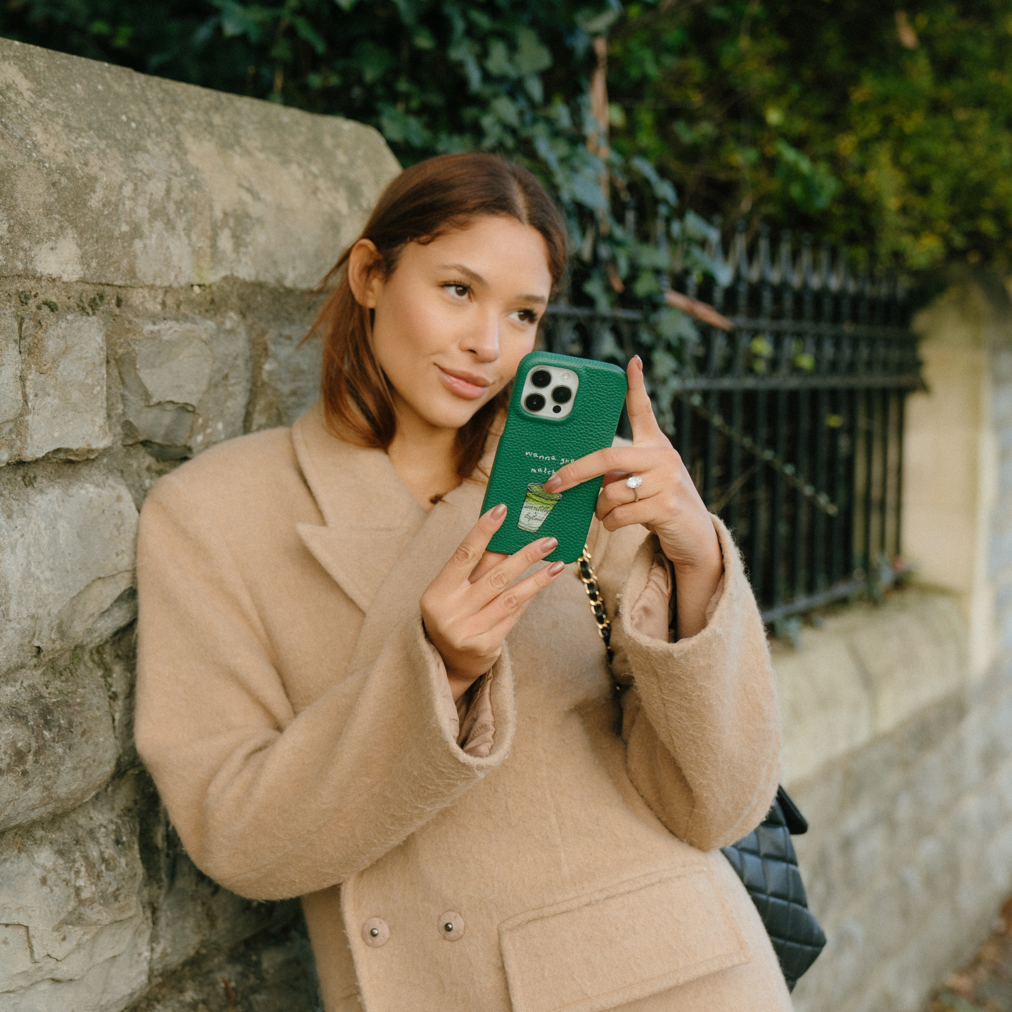 Funda iPhone 16 Green "Wanna grab matcha?"